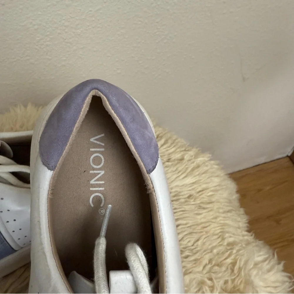 VIONIC Women’s White Sneakers with Blue, Lavender and Gray Accents. Size 10
